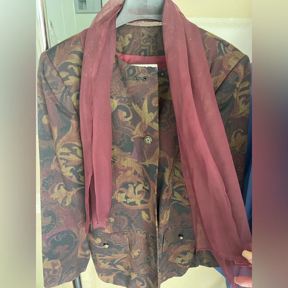 BEAUTIFUL vintage Blazer and Skirt